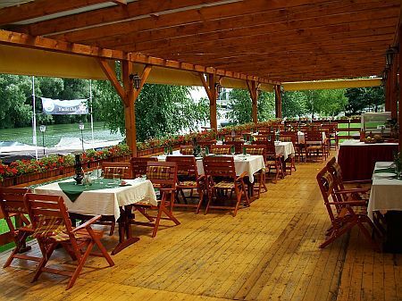 Amstel Hattyu Inn a Gyor - sulla riva del Danubio
