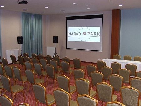 Sala di riunione all'Hotel Narad Park - hotel 4 stelle a Matraszentimre in Ungheria