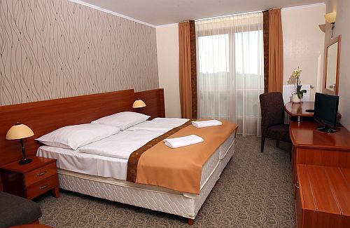 Hotel Narad Matraszentimre - camera doppia con vista panoramica all'hotel 4 stelle Narad Park