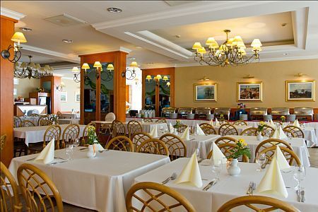 Hotel Marina-Port eccellente ristorante a Balatonkenese