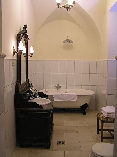 Stanza di bagno all'hotel castello di Hedervar in Ungheria - hotel castello Hedervary