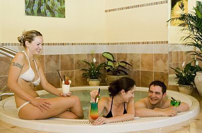 Club Tihany - jacuzzi - hotel a 4 stelle sulla riva del lago Balaton