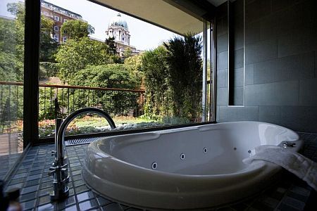 Stanza da bagno di lusso al hotel Lanchid 19 Design Budapest