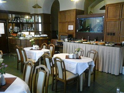 Prima colazione all'Hotel Omnibusz a Budapest