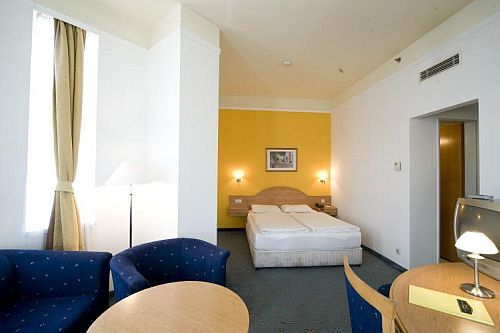 Albergo a 4 stelle dirimpetto alla stazione Est Budapest - Golden Park Hotel Budapest