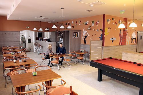 Bar - sala bigliardo a Kecskemet all'Hotel Harom Gunar