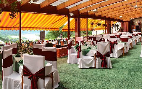 Ristorante dell'Hotel Silvanus con vista panoramica sul Danubio