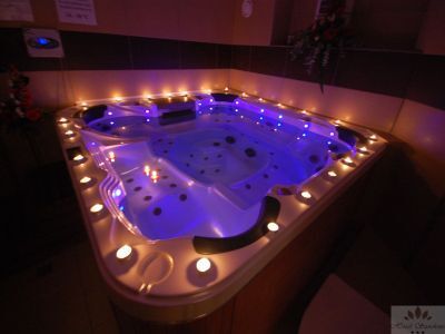 Jacuzzi all'Hotel Sunshine a Budapest - albergo 3 stelle a Budapest