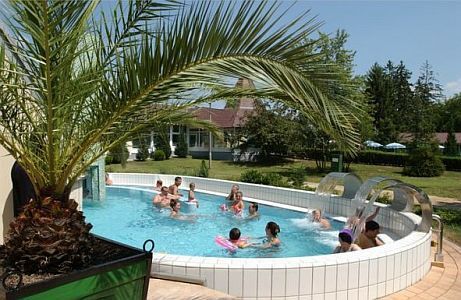 Fine settimana a Heviz all'Hotel Helios - piscina d'esperienza