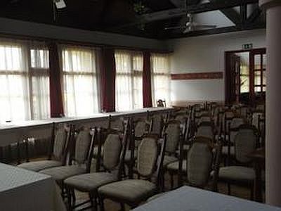 Sala conferenza climatizzata al Juniperus Park Hotel a Kecskemet