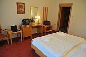 Hotel a tre stelle sulla riva del lago Balaton a Balatonvilagos