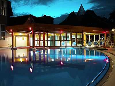Thermal Hotel Heviz - piscina scoperta - hotel a 4 stelle a Heviz - nuova piscina