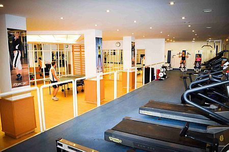 Sala fitness con macchine cardio all'Hotel Lover a Sopron
